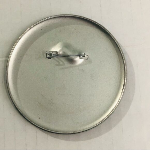 Disney Pixar Finding Nemo DVD advertising pin on button - Picture 2 of 4